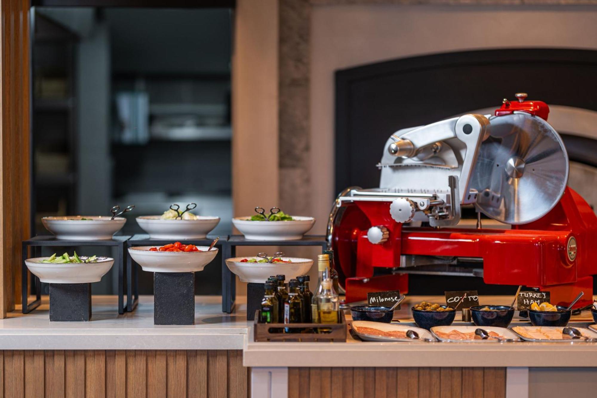 Tirana Marriott Hotel Εξωτερικό φωτογραφία